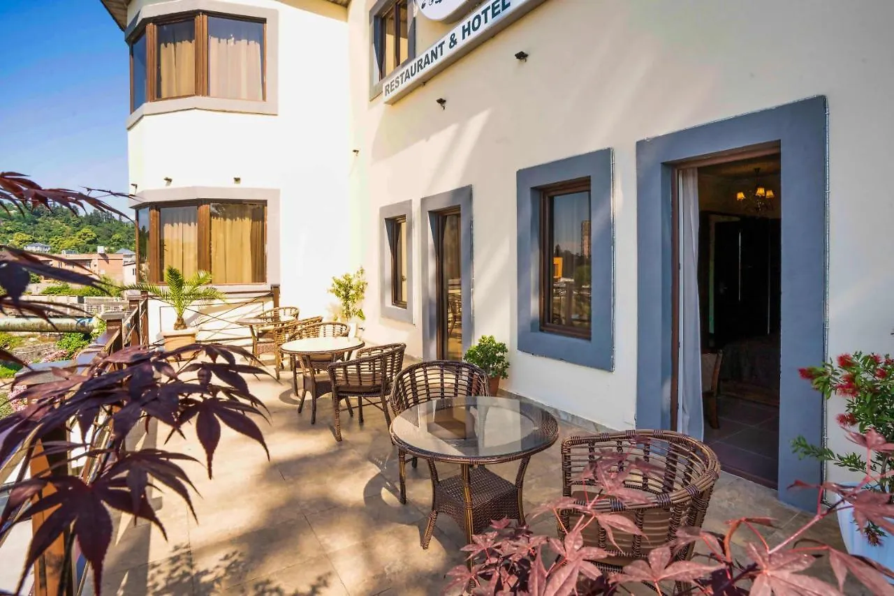 Bella Costa Batumi Bed & Breakfast